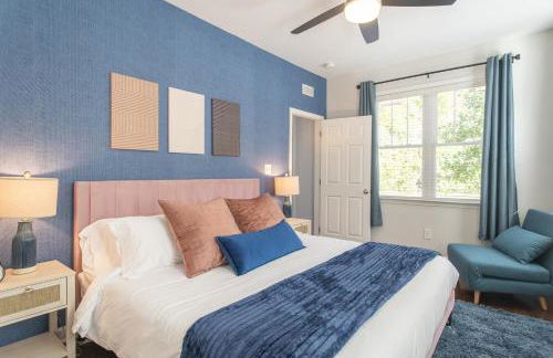 Fam-Biz Friendly 3BD with Fire pit & BBQ - Downtown - Foto 12