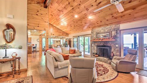 Hiawassee Home with Fire Pit and Furnished Deck! - Foto 4