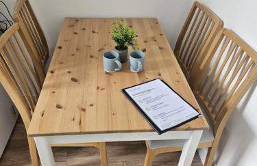 Central Modern Apartment -Sleeps 6 - Parking - Foto 3