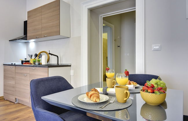 D&A Central Luxury Apartments - Photo 52