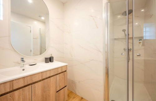 Vila Amorim - Stylish 4BR Home with Jacuzzi - Foto 35