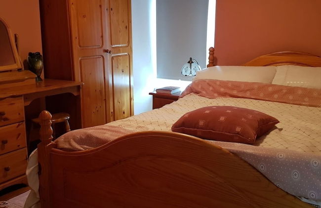 Cosy Townhouse on The Hill in Ireland - Photo 2