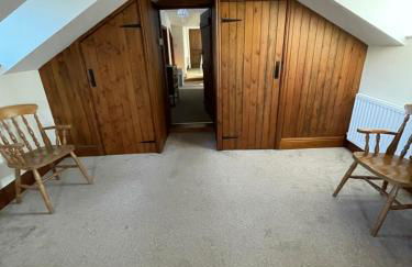 Pear Tree House 2 bed apartment - Photo 9