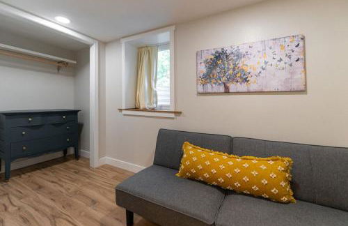 Charming Historic 4 bed -Nearby Eats, Brewery, Shops, Park - Foto 36