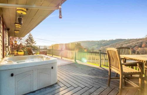 The Eagles Nest, Couples Escape - Hot Tub & Views! - Foto 40
