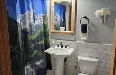 Moose Mtn Lodge/Luxury Cabin/Hot Tub/Fireplace - Foto 35