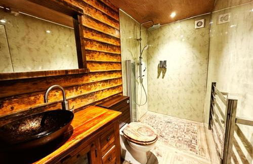 Squirrel Hideaway with Hot Tub in Formby, Liverpool - Foto 7