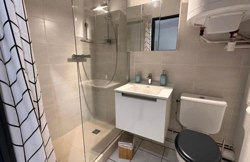 Studio 3 pers climatisé rénové, au calme, idéalement situé proche St Raphael-St Tropez, plage et commerces à pieds - Foto 24