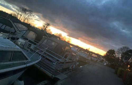 Stunning Classic Dutch Barge near Henley & Marlow - Foto 71