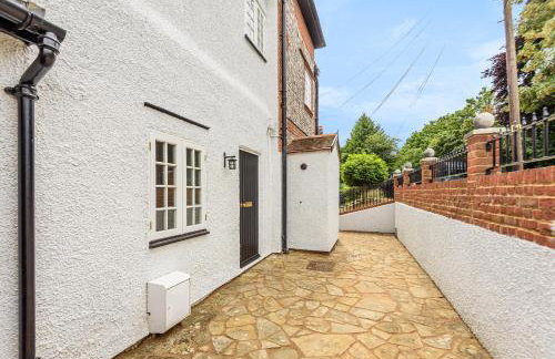 Higginson House - Photo 16