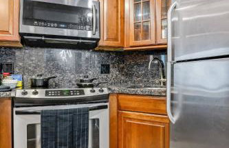 Spacious Beach Retreat | Oceanfront Pool & Tiki - Foto 35