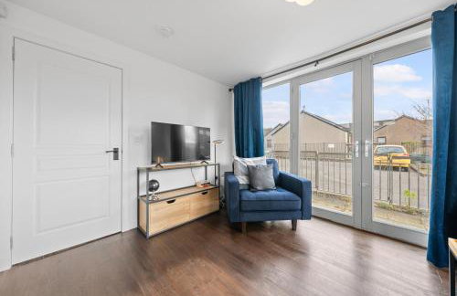 Modern Stirling Apartment - Free Parking - Photo 6