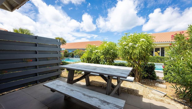 Charming 2BR Apt With Tropical Garden Pool - Foto 4, Habitación