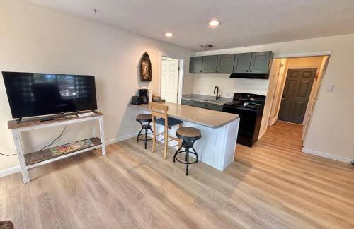 Waterfront 1-bedroom with deck - Foto 11