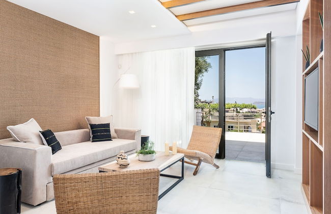 Blue Island Luxury Apartment - Photo 17