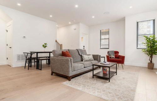 Luxury Escape 4BR 3 bath Oasis in Historic Old Town - Foto 24