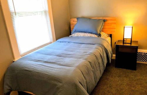 2BR Private House Available close to UE - Foto 5