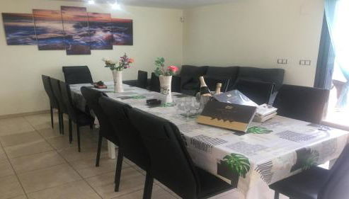 Impresionante alojamiento compuesto por 2 Chalets Adosados de lujo para 14 personas Piscina con CIRCUITO SPA - Foto 4