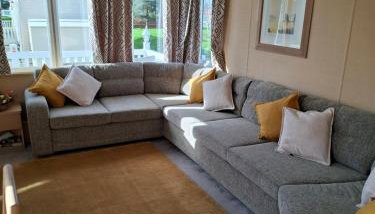 Caravan with hot tub at Tattershall lakes - Foto 5