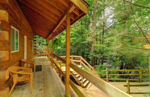 Idyllic Log Cabin Rental with a Porch in the Poconos of Pennsylvania - Foto 6