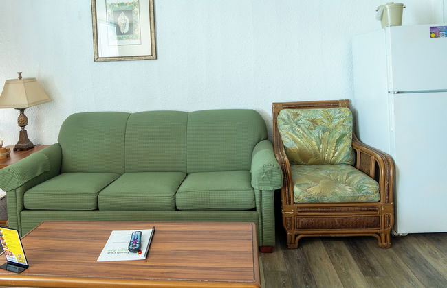 Beach Club at Montego Inn - Photo 28