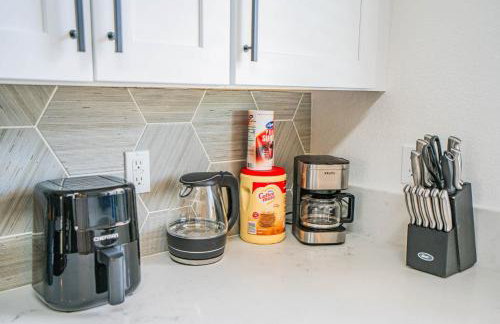 Trendy 1BD Walk to Westgate Pool Gym WD - Foto 31