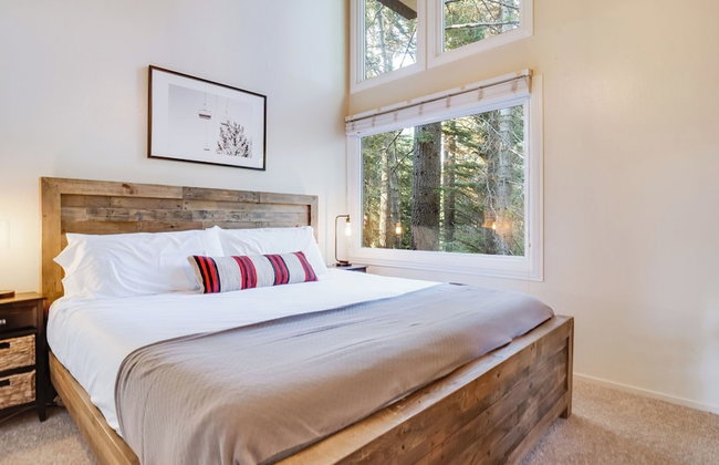 Hot Tub, Sauna, Game Room Modern 5bdr Family Cabin Homewood by Avantstay - Foto 40