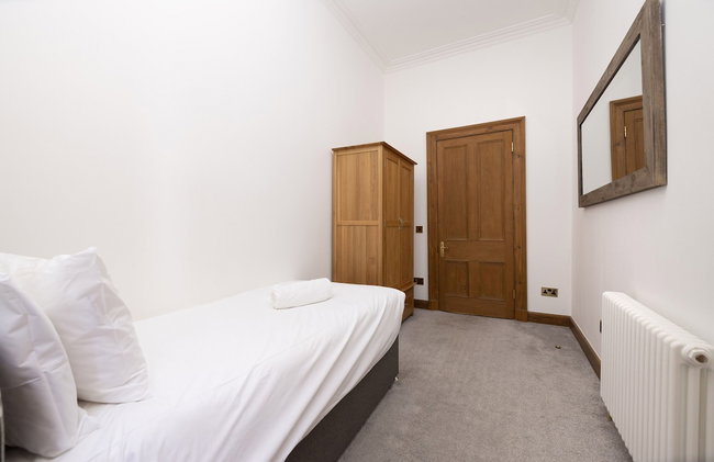 JOIVY 5 Bedroom Apt Near Meadows & George Square - Foto 45