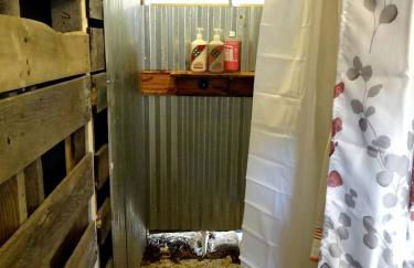 Enchanting Yurt Rental for a Romantic Getaway in North Carolina - Photo 4