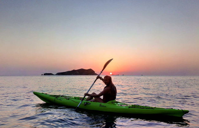 Tour en kayak con snorkel por Cala Codolar - Foto 10