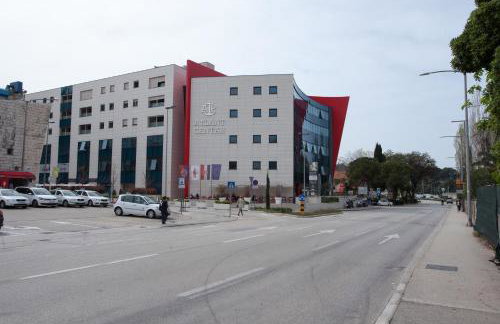 Apartment Navigatio with parking - Photo 8