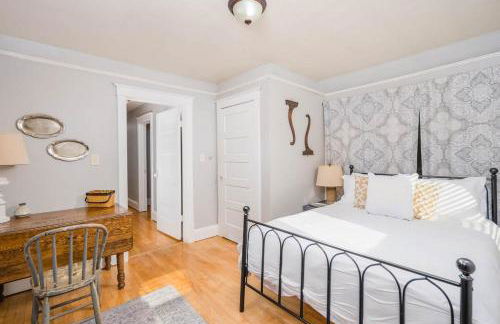 Spacious Downtown Character Home - 4 bedroom 3 bath Lawrence University College Ave - Photo 9