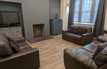 56 Bayhead Stornoway, 7 Bedroom house - Foto 1