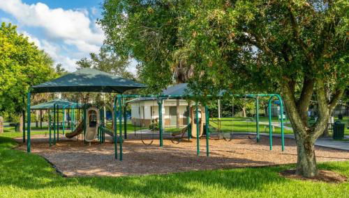 Roxanas 3bed 2bath Home with Modern Interior and BBQ Backyard - Foto 3