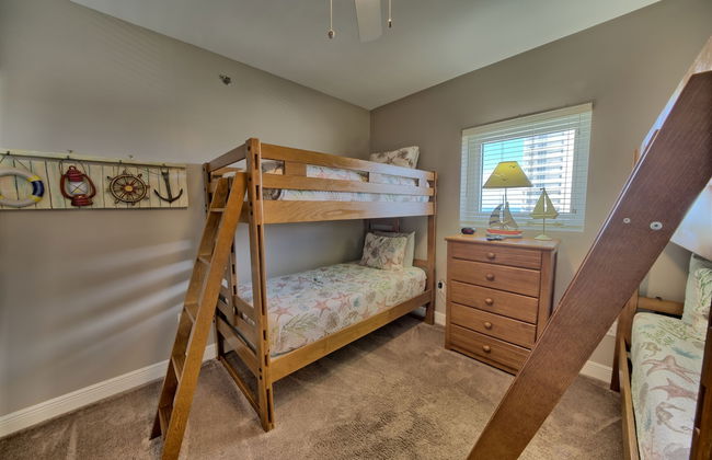 Sterling Breeze - Luxury Beach Front Condo - Photo 15