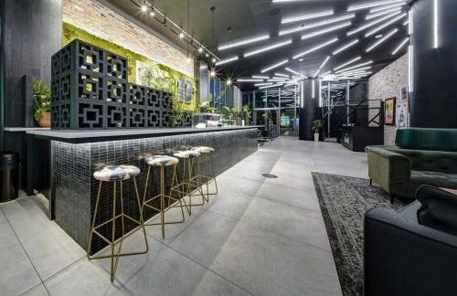 High Floor Unit Heart Of Miami with pool and gym - Foto 48