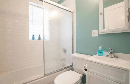 CITY VIBES - Modern Suite in the heart of Downtown - Foto 15