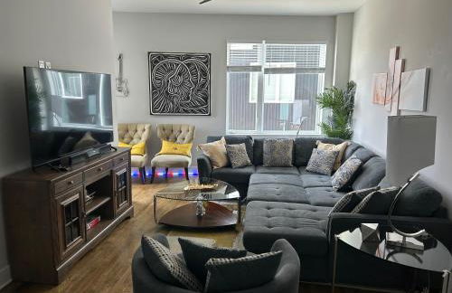 Luxury Townhome Skyline Views Mins To DT - Foto 22