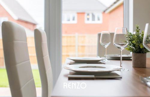 Spacious and Lovely 4-bed Home in Castle Donington by Renzo, Sleeps 6! - Photo 13