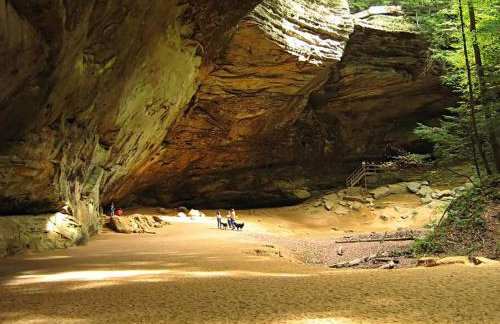 Creekwood Chalet - Hocking Hills with Hot Tub and Near Hiking - Foto 3