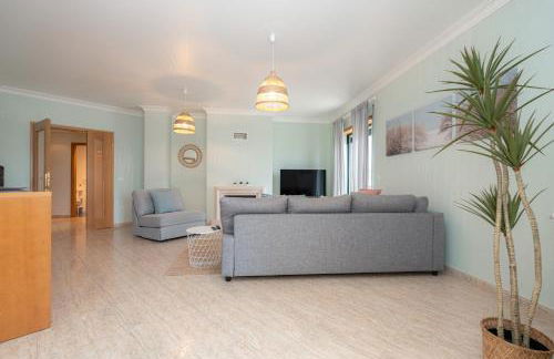 Atlantic Ocean 2BDR with Pool by LovelyStay - Foto 16