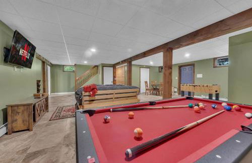 Secluded Log Cabin with Hot Tub Fire Pit Game Room - Foto 9