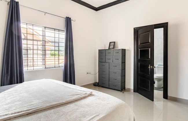 Luxury Living Modern & Contemporary Home With Brand New Pool in Manor Park - Foto 4