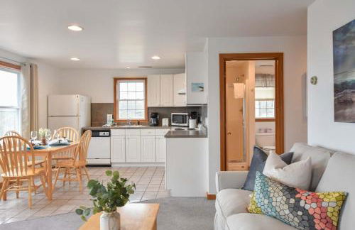 12218 - Beautiful Views of Cape Cod Bay Access to Private Beach Easy Access to P-Town - Foto 8