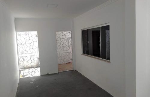 Linda casa com piscina - Foto 2