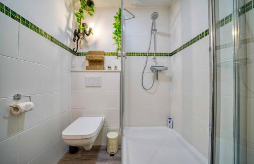 Zuarin Schlossblick - Ganzes Apartment direkt am Schlossgarten von Schwerin mit Dschungel-Feeling - Parkplatz auf Anfrage vorhanden - Foto 26