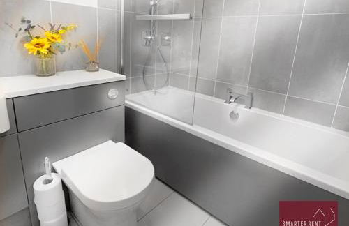 Wokingham 2 Bedroom Flat - Private Entrance - Foto 10