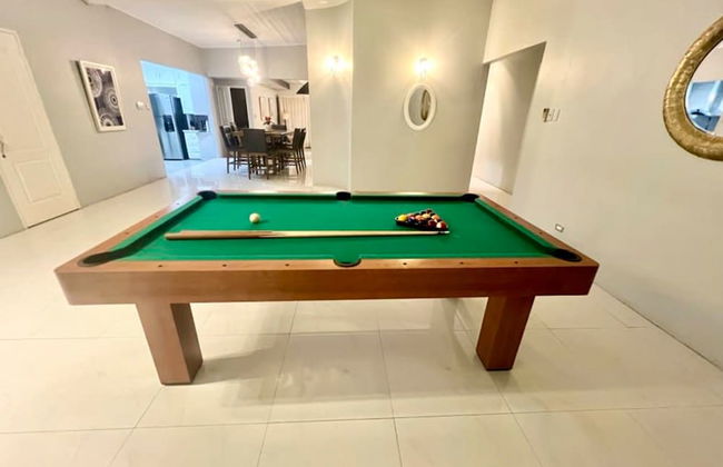 Pool and Jacuzzi Vacation Home - Foto 14