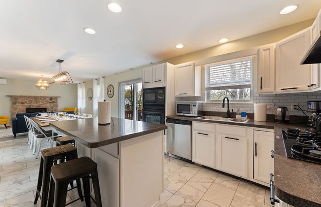 Amazing Vacation House In Poconos~hottub~game Room 6 Bedroom Home - Foto 14