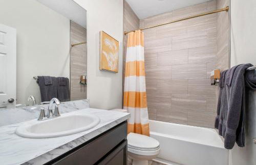 Beautiful Home, Walk to UF, Newly built - Foto 10